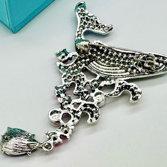 Large Whale Brooch Blue Whale Pin Vintage Style Pin Rhinestone Whale Brooch - Picture 6 of 7